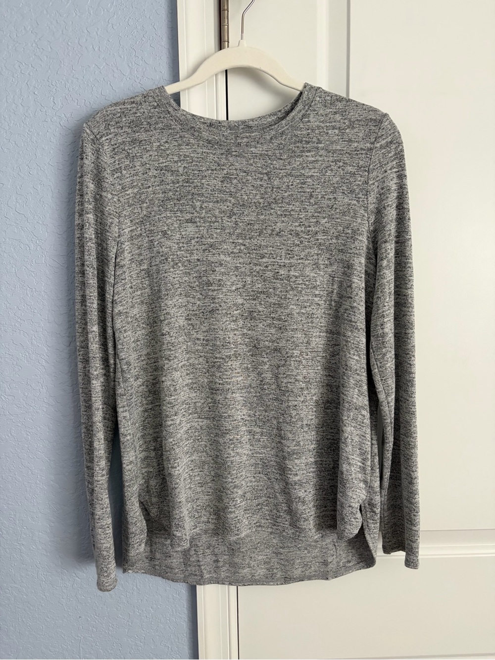 NWOT Banana Republic Women’s Heather Gray Crewneck Sweater